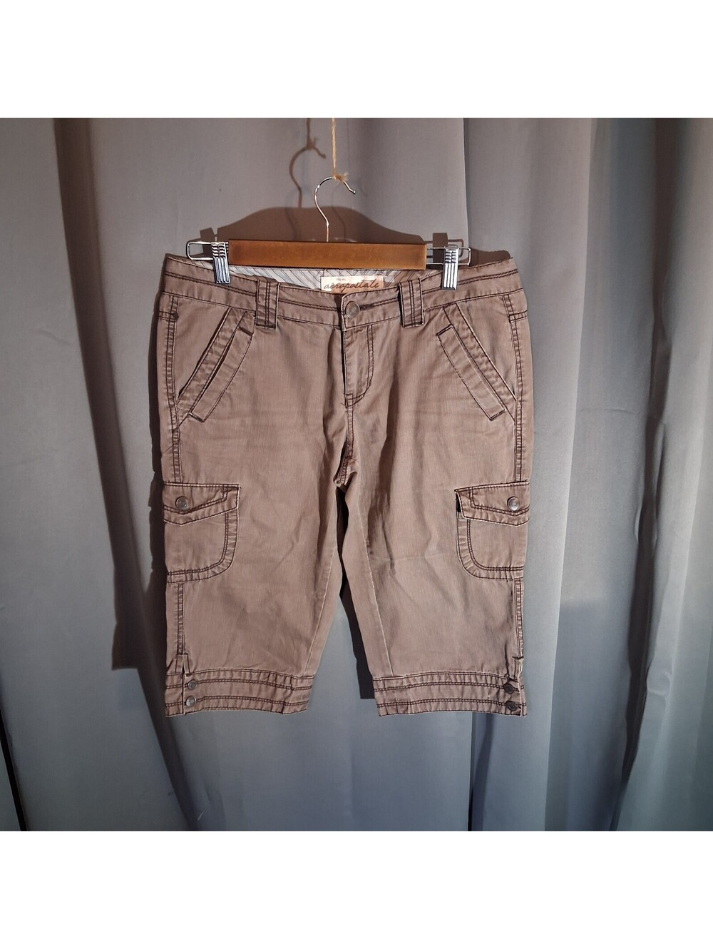 Aeropostale Tan Cargo Capris Size 5/6 Waist 32